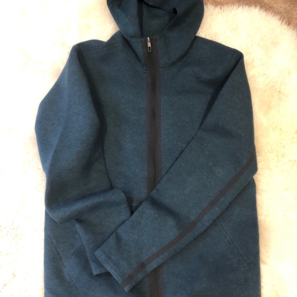 Men’s Lululemon Hoodie/Jacket size L